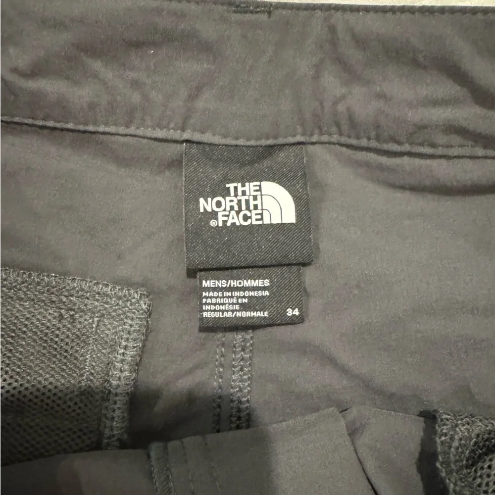 North face men’s shorts 34 waist gray lightweight moisture wicking